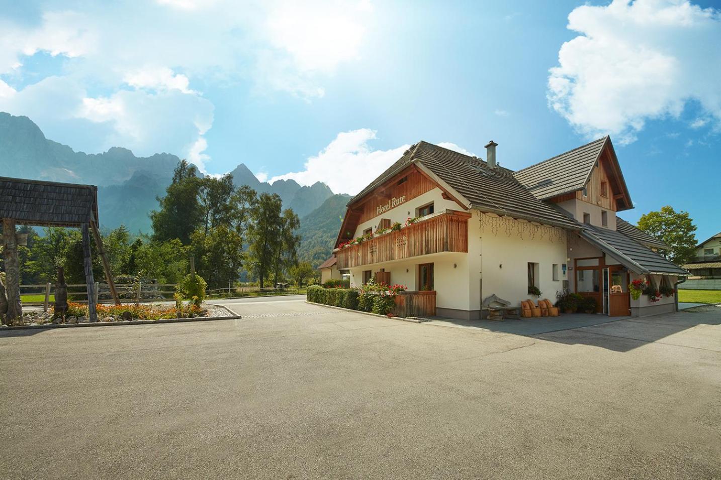 Rute Hotel And Apartments Kranjska Gora Exterior foto